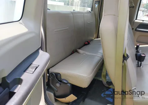 2007 Ford F-250 Lariat/Xl/Xlt from USA, damaged, VIN 1FTSX21P27EA15687